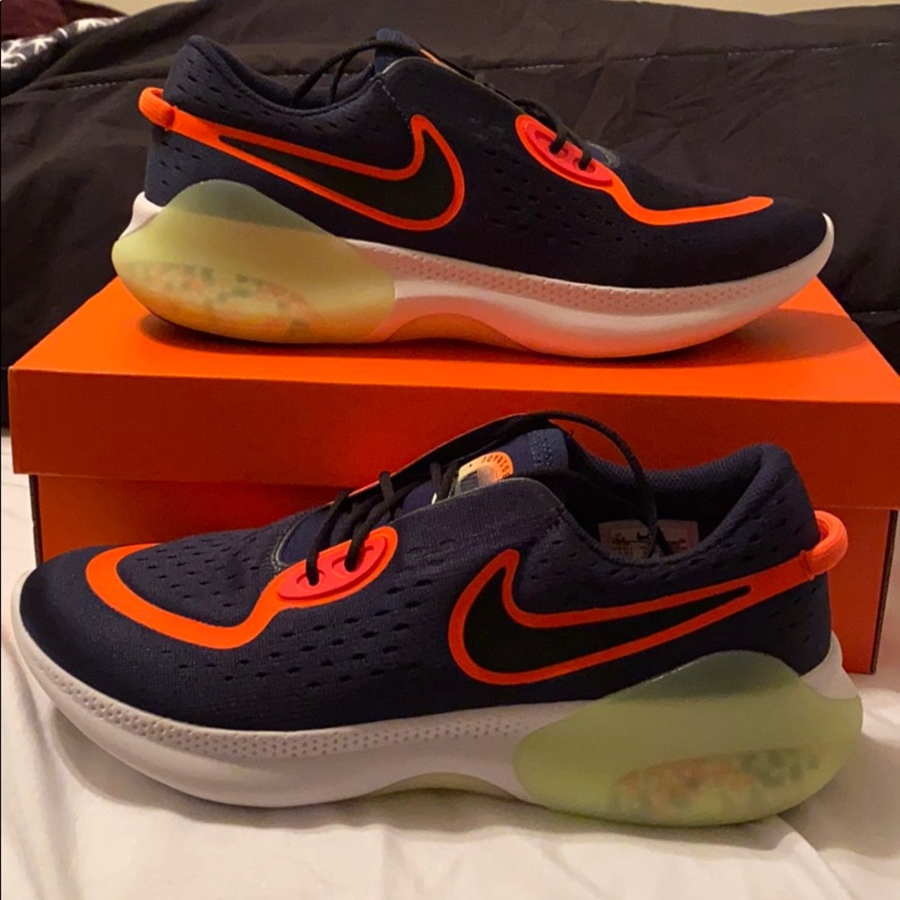 Men’s size 10.5 Nike joyride dual run